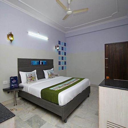 Oyo 1143 Hotel Rdb Palace 자이푸르 외부 사진
