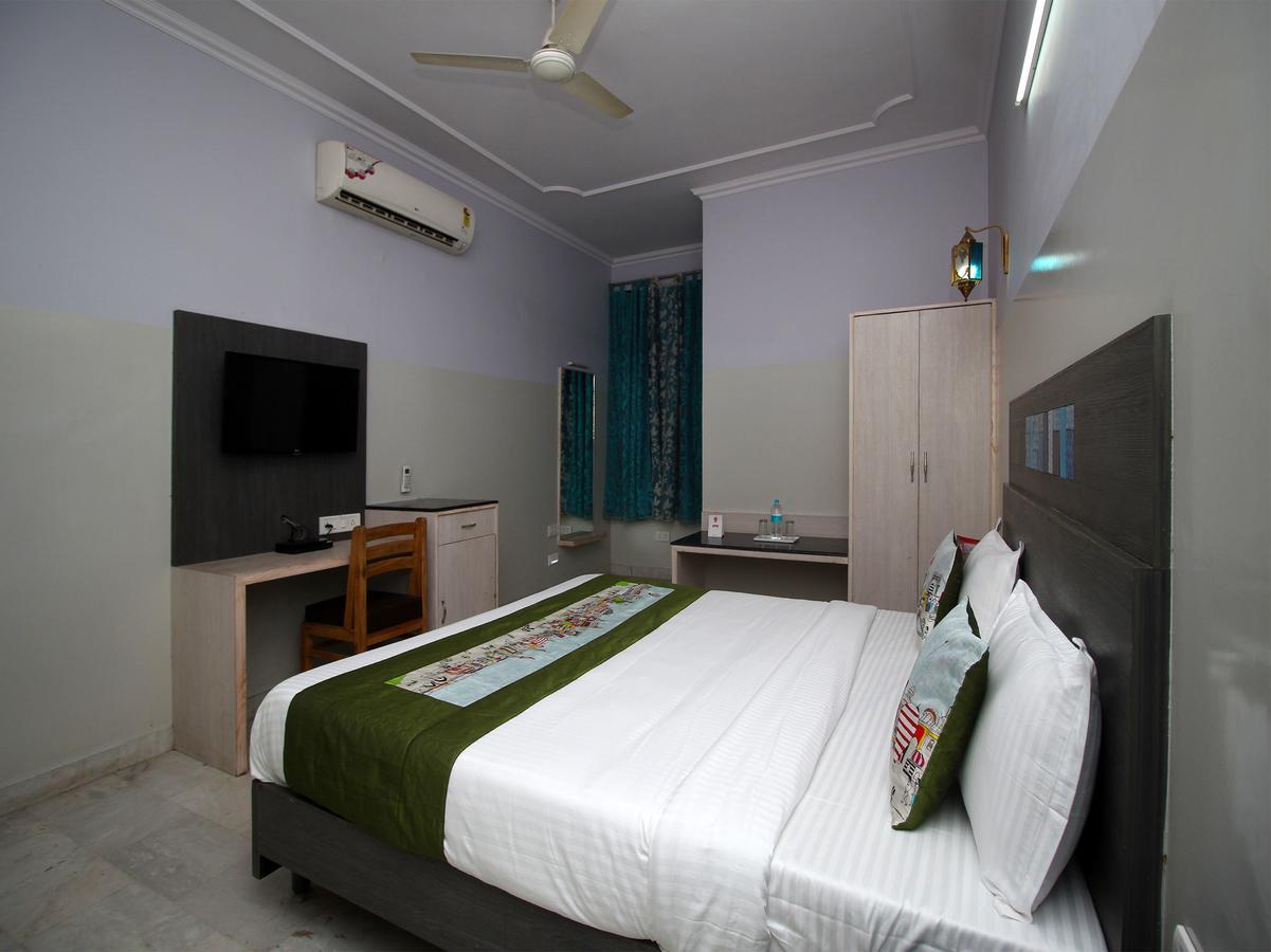 Oyo 1143 Hotel Rdb Palace 자이푸르 외부 사진
