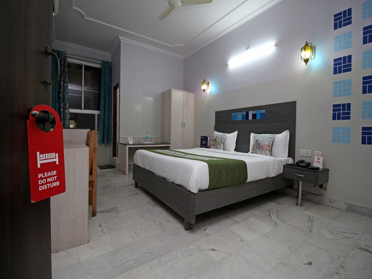 Oyo 1143 Hotel Rdb Palace 자이푸르 외부 사진